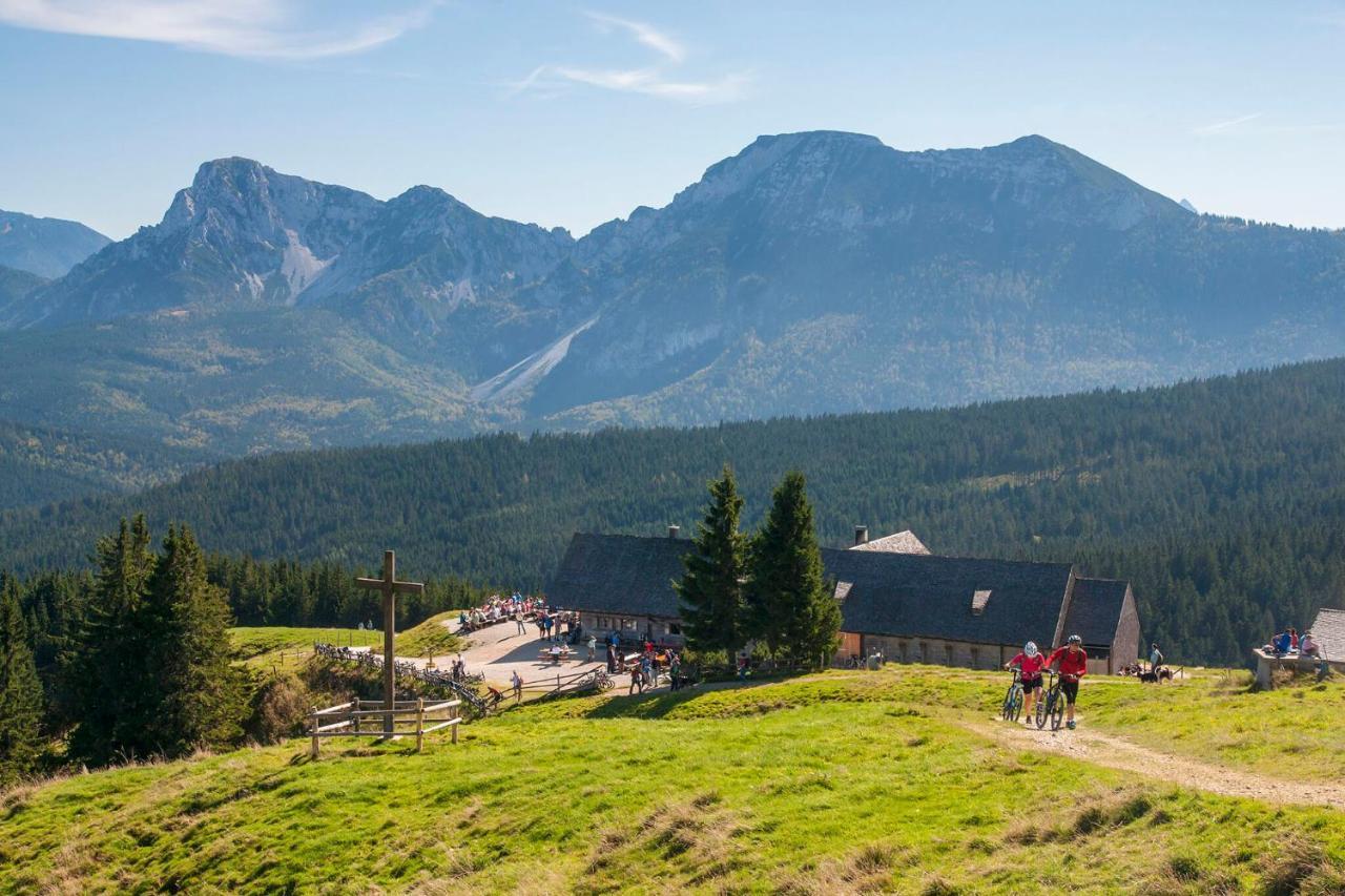 Апартаменти Zwischen Mozart Und Koenig Ludwig Тайзендорф Екстер'єр фото